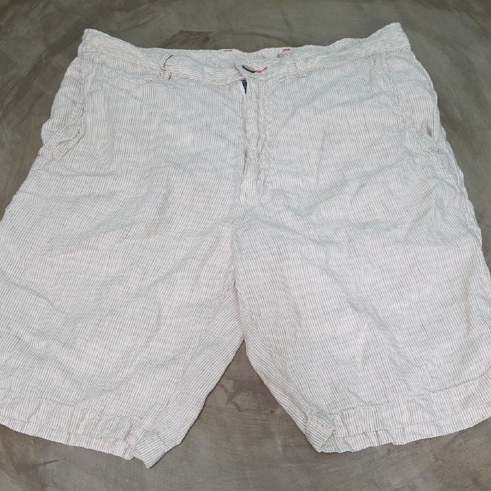 Tommy Bahama Men's Light Striped Shorts